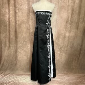 Vintage Zum Zum Niki Livas Beaded Floral Black & White Formal Dress Lace Up Prom